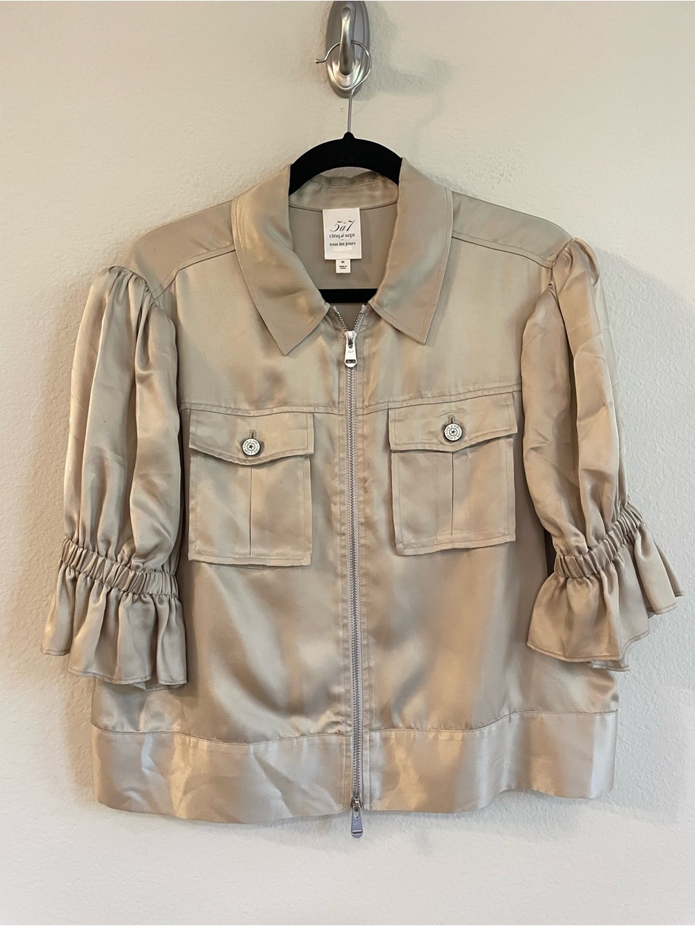 Cinq a Sept Holly Khaki Short Puff Sleeve Satin Utility Jacket Size Medium - Picture 4 of 15